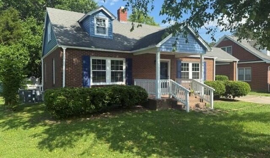 904 N Academy St, Ahoskie, NC 27910 - 4 Beds, 2 Bath