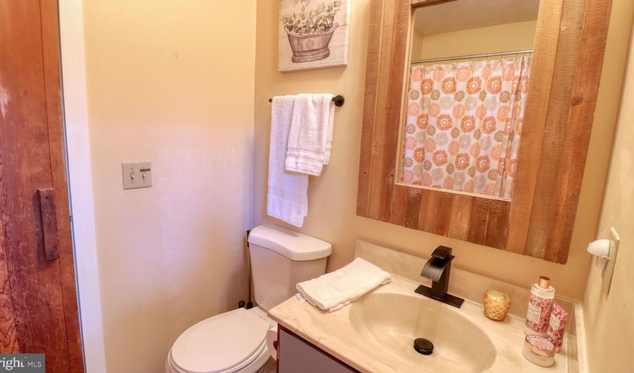 422 SPITZ Ln 89 A & B, Basye, VA 22810 - 4 Beds, 4 Bath