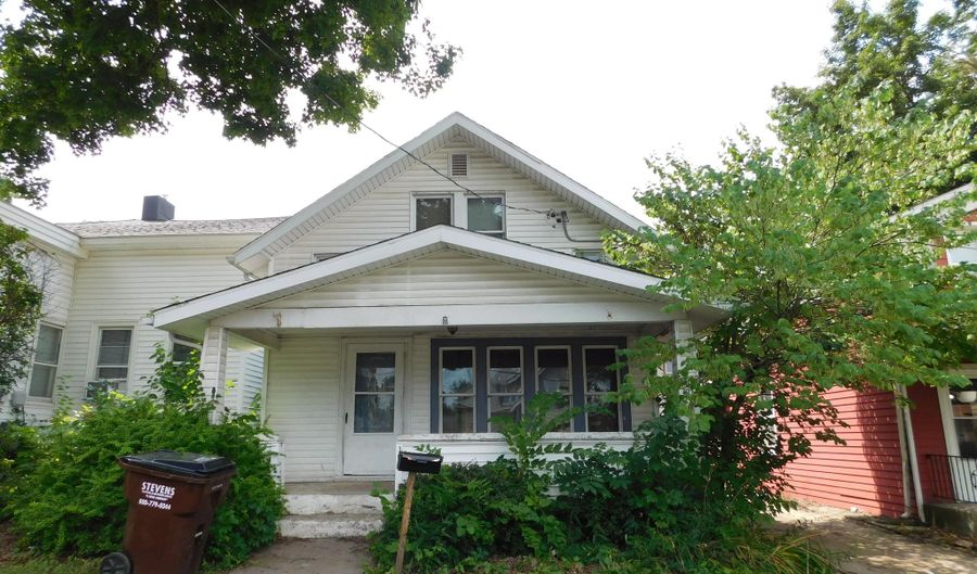 308 Toledo St, Adrian, MI 49221 - 3 Beds, 1 Bath
