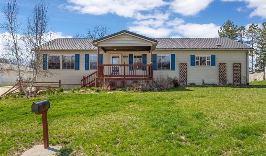 504 S Linn St, Anamosa, IA 52205 - 5 Beds, 3 Bath