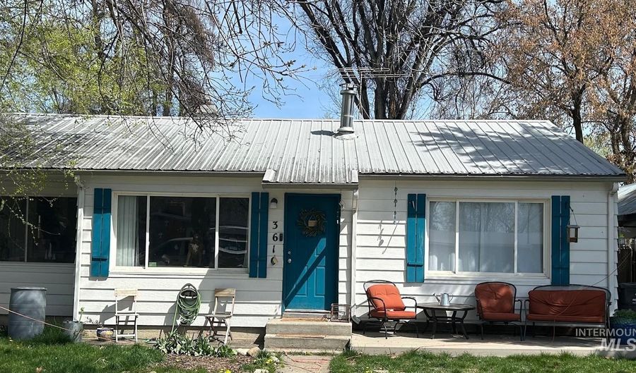 3610 W Moore St, Boise, ID 83703 - 5 Beds, 2 Bath