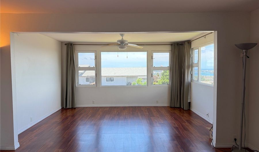 98-1774 Kupukupu St, Aiea, HI 96701 - 3 Beds, 4 Bath