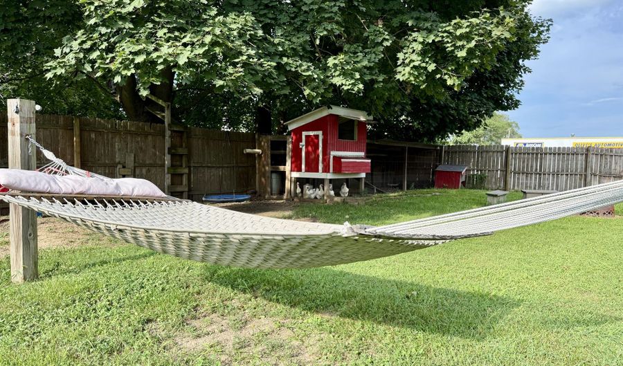 1333 S Madison Ave, Anderson, IN 46016 - 7 Beds, 2 Bath