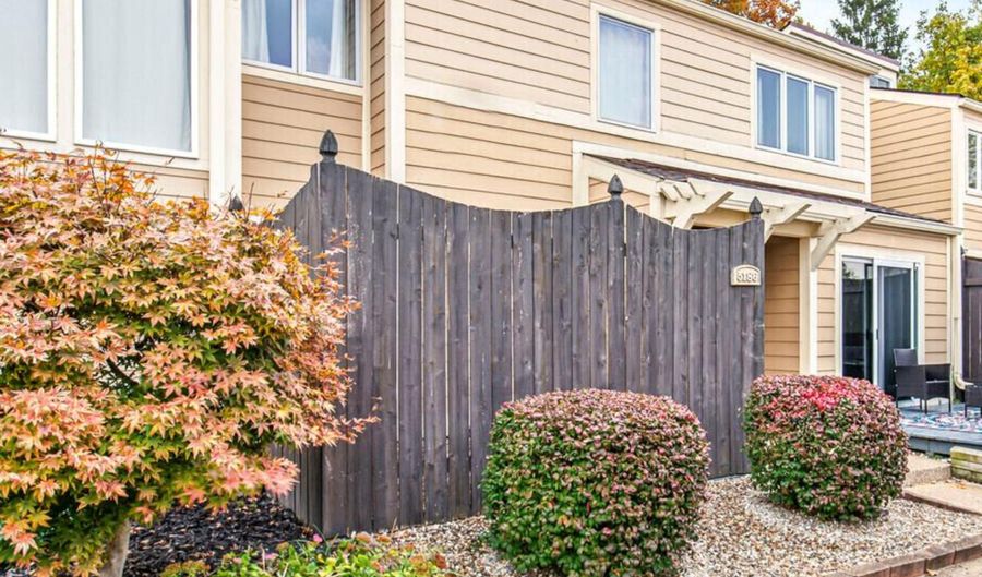 5186 Fairway Dr 34/2, Avon, IN 46123 - 2 Beds, 2 Bath