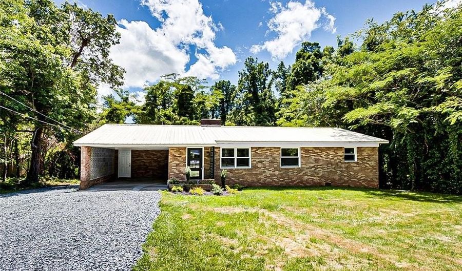 3766 Midway Acres Rd, Asheboro, NC 27205 - 3 Beds, 2 Bath
