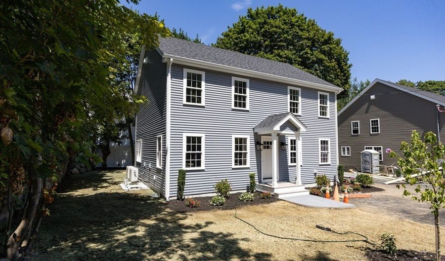 122 Canal St, Blackstone, MA 01504 - 4 Beds, 2 Bath