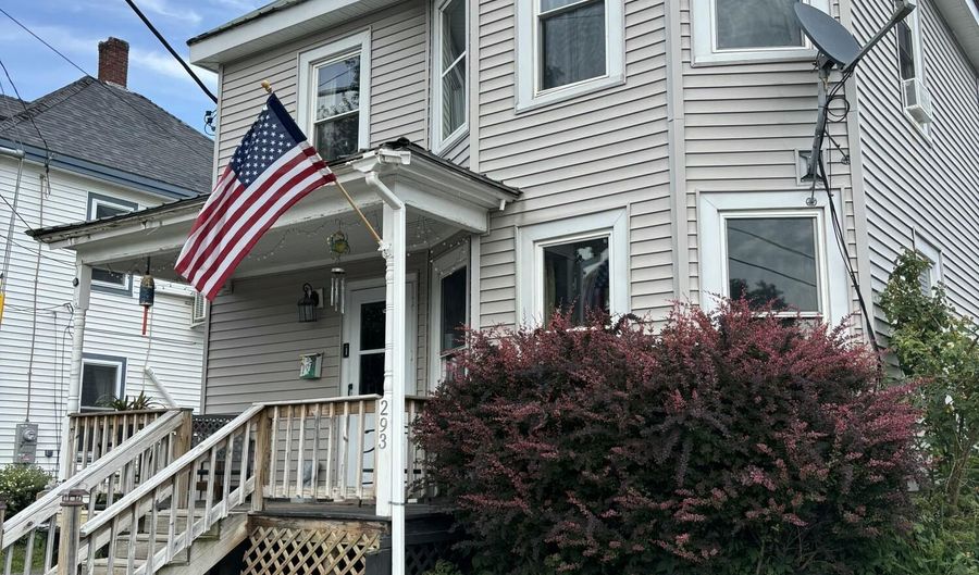 293 Grove St, Bangor, ME 04401 - 3 Beds, 1 Bath