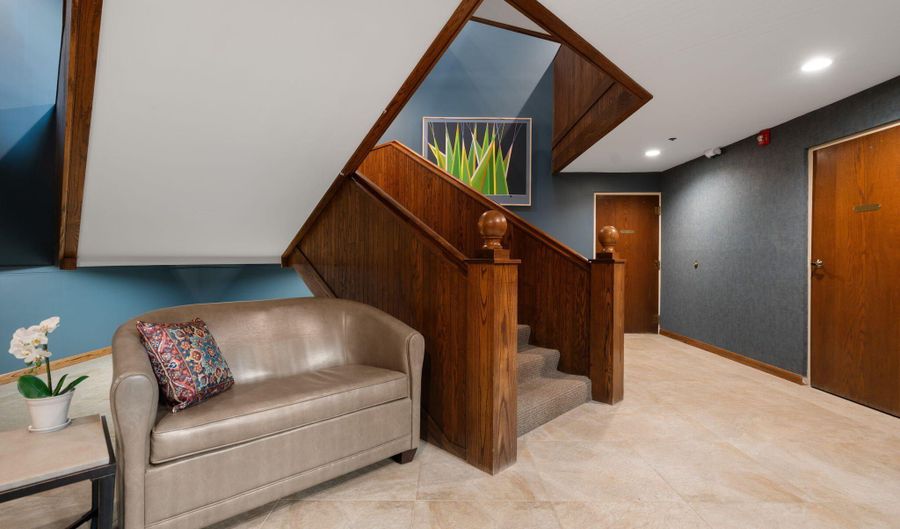 2125 Nature Cove Ct 108, Ann Arbor, MI 48104 - 2 Beds, 2 Bath