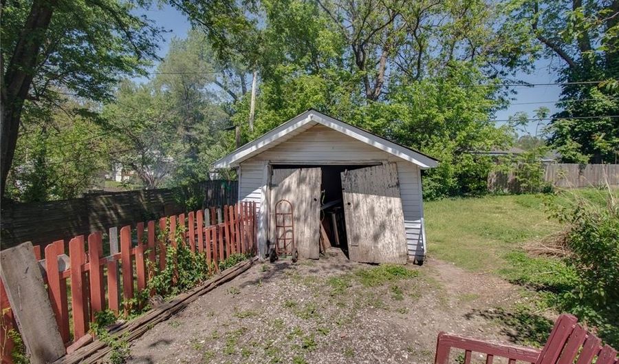 2612 Yager Ave, Alton, IL 62002 - 2 Beds, 1 Bath