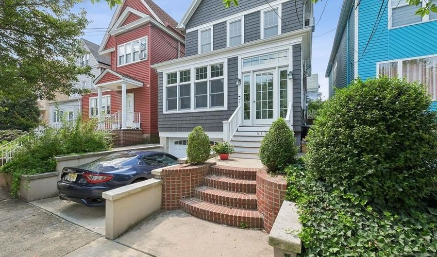 617 Avenue E, Bayonne, NJ 07002 - 4 Beds, 3 Bath
