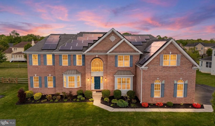 1422 OLMSTED Dr, Bear, DE 19701 - 6 Beds, 7 Bath