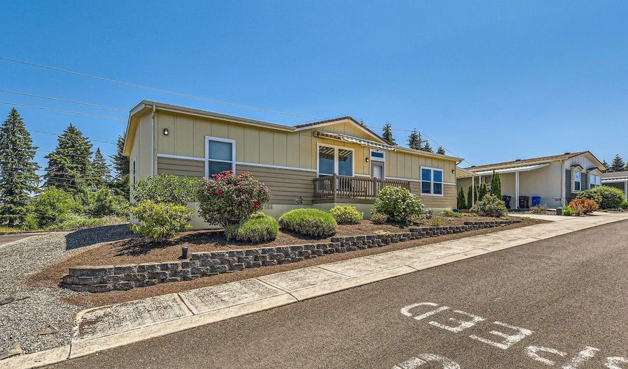 18248 S THERESA Ln, Oregon City, OR 97045 - 3 Beds, 2 Bath