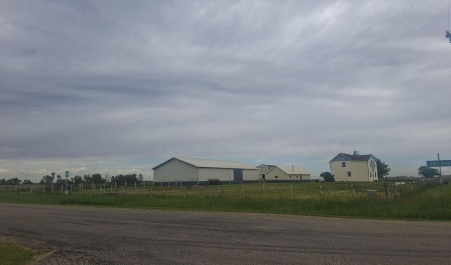38706 114th St, Barnard, SD 57426 - 2 Beds, 2 Bath