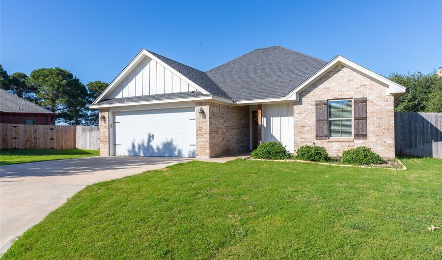 2449 Township Ct, Abilene, TX 79601 - 3 Beds, 2 Bath