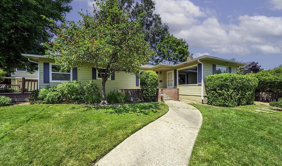 107 Granite St, Ashland, OR 97520 - 4 Beds, 3 Bath