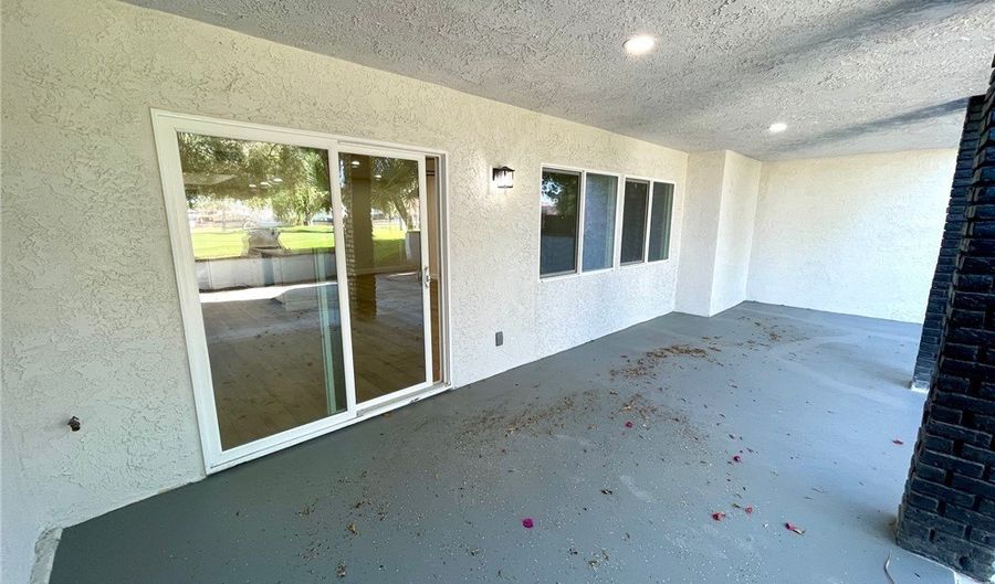 2689 Country Club Dr, Bullhead City, AZ 86442 - 3 Beds, 3 Bath