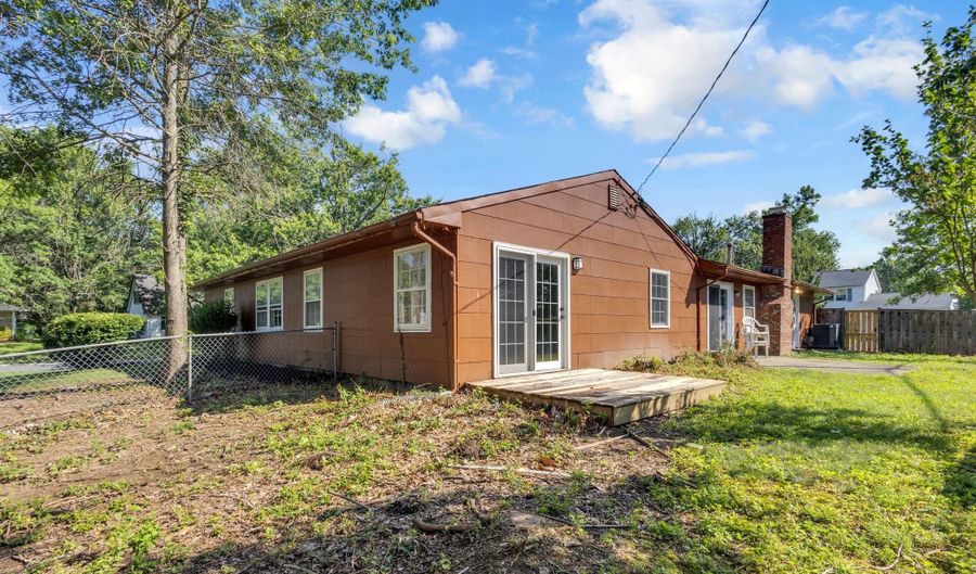 12113 ROUND TREE Ln, Bowie, MD 20715 - 3 Beds, 2 Bath