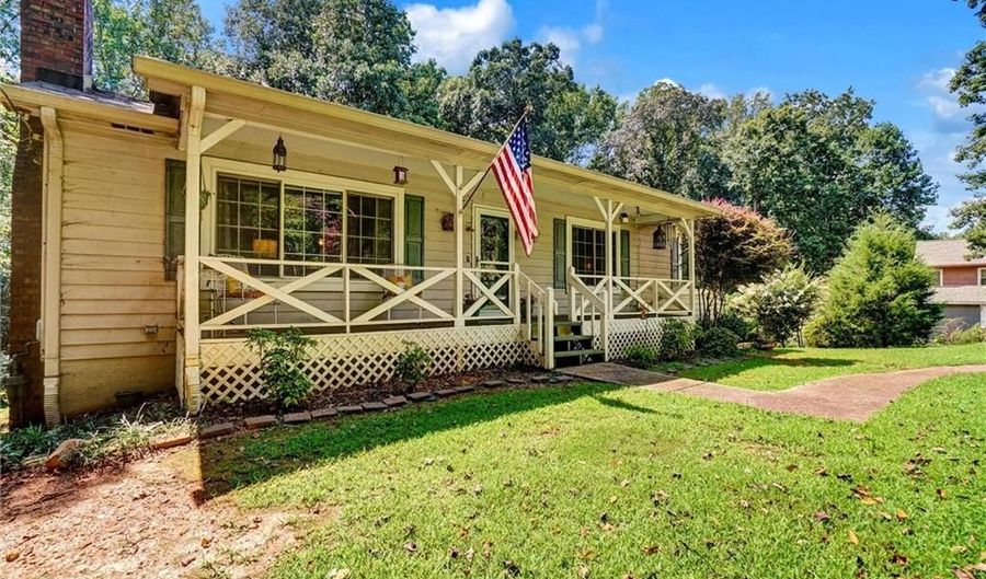 3412 Spinnaker Way, Acworth, GA 30102 - 3 Beds, 2 Bath