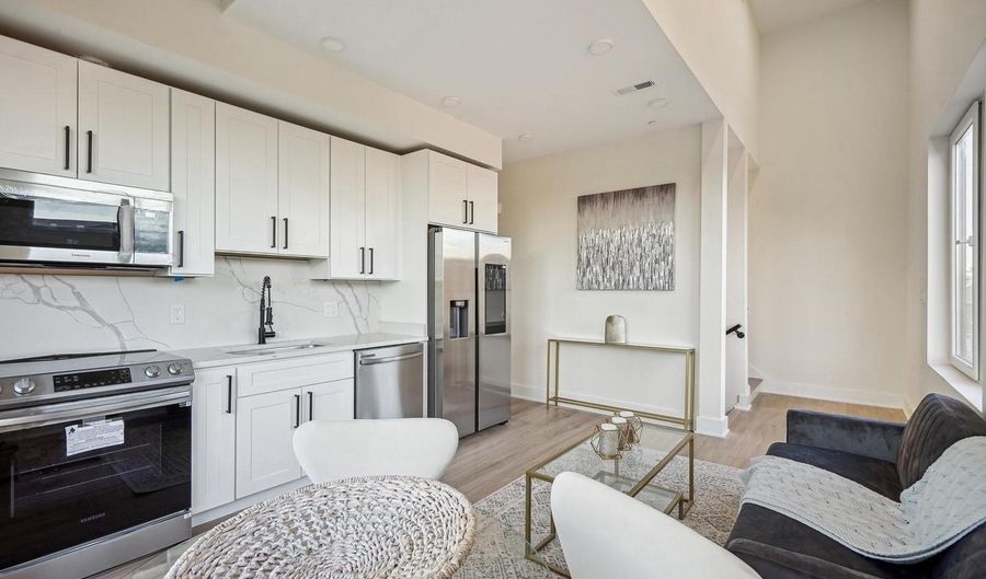 1307 LONGFELLOW St NW #10, Washington, DC 20011 - 2 Beds, 2 Bath