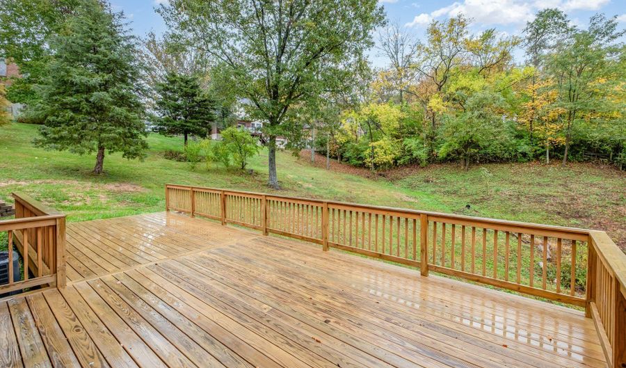 32 Bittersweet Dr, Alexandria, KY 41001 - 3 Beds, 4 Bath
