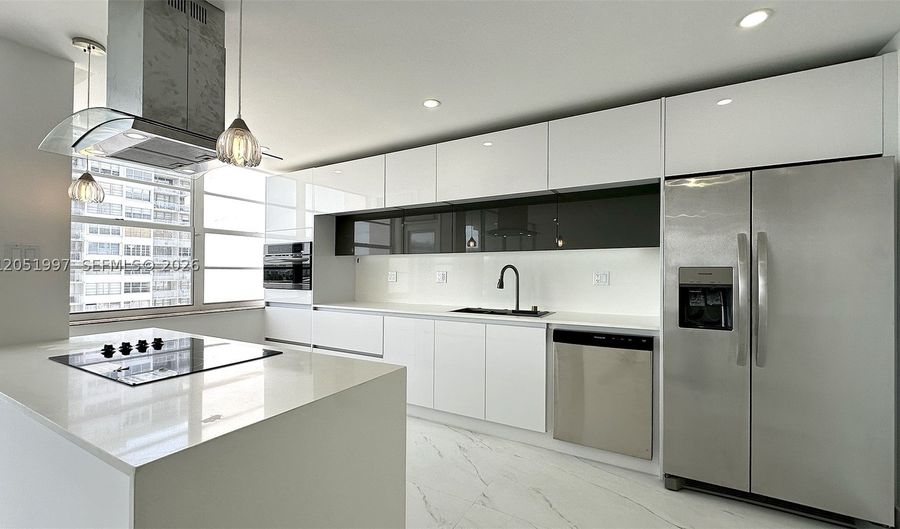 18061 Biscayne Blvd 1204, Aventura, FL 33160 - 2 Beds, 2 Bath