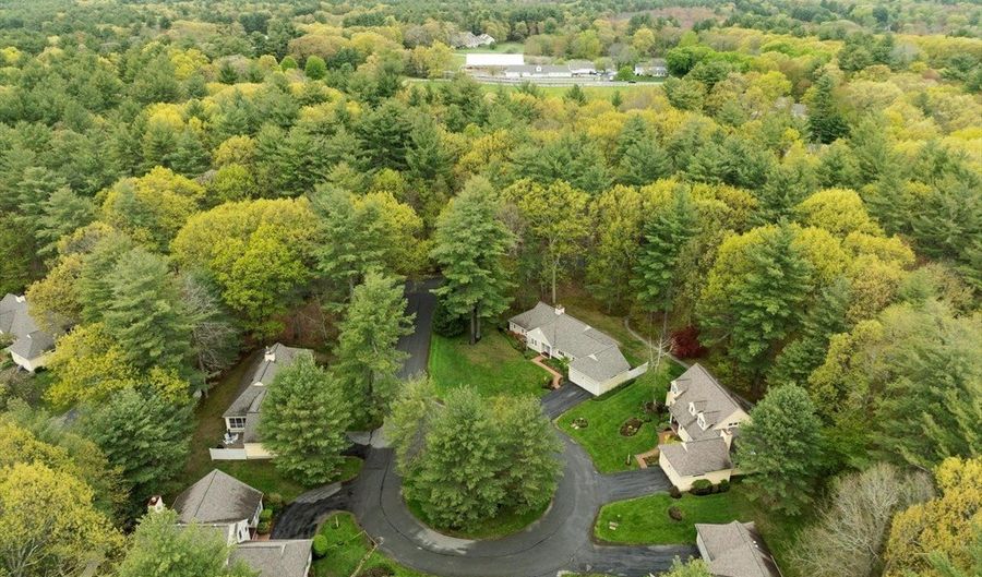 36 Pickman Dr 36, Bedford, MA 01730 - 2 Beds, 2 Bath