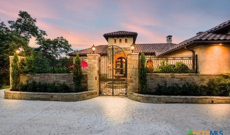 464 Paradise Hls, New Braunfels, TX 78132 - 4 Beds, 4 Bath