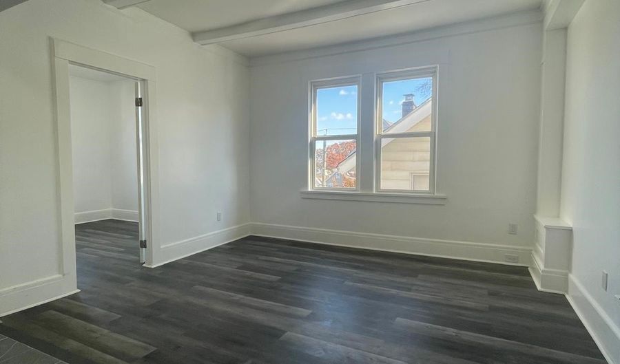 114 OVERLOOK Ave 2nd floor, Belleville, NJ 07109 - 3 Beds, 1 Bath