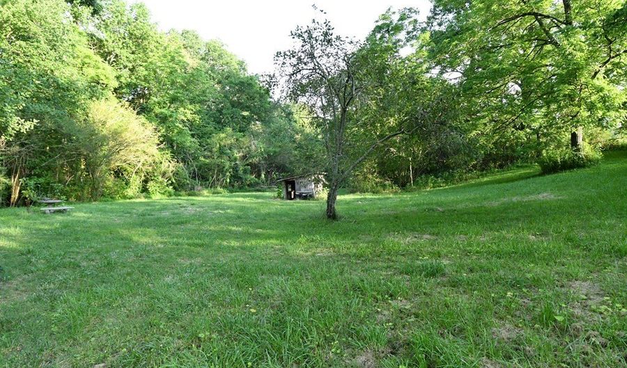 398 Elmore Town Rd, Baxter, TN 38544 - 3 Beds, 1 Bath