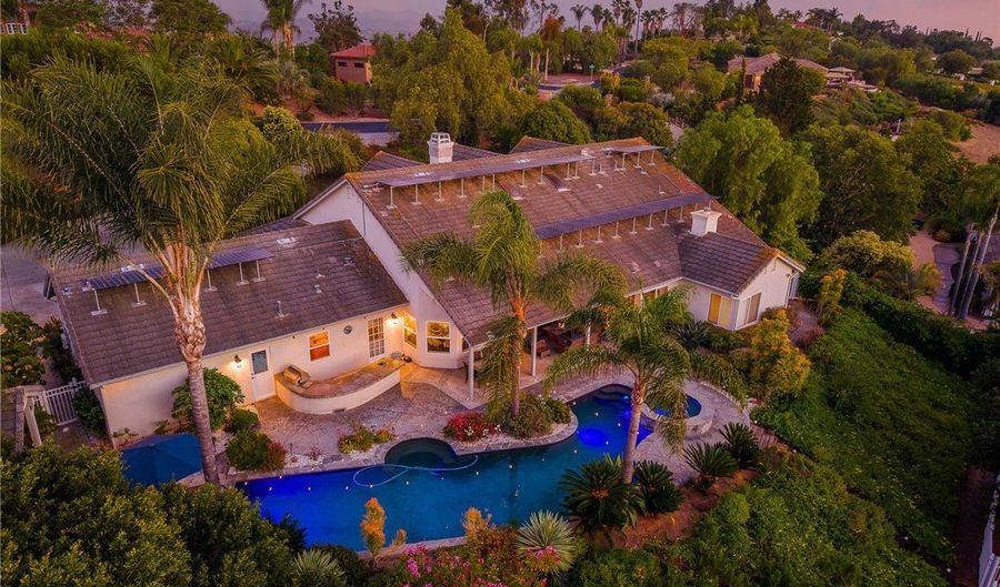2771 Dos Lomas, Fallbrook, CA 92028 - 5 Beds, 5 Bath