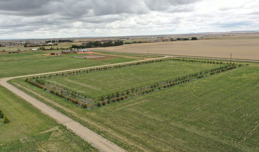 906 7th St NW, Bowman, ND 58623 - 0 Beds, 0 Bath