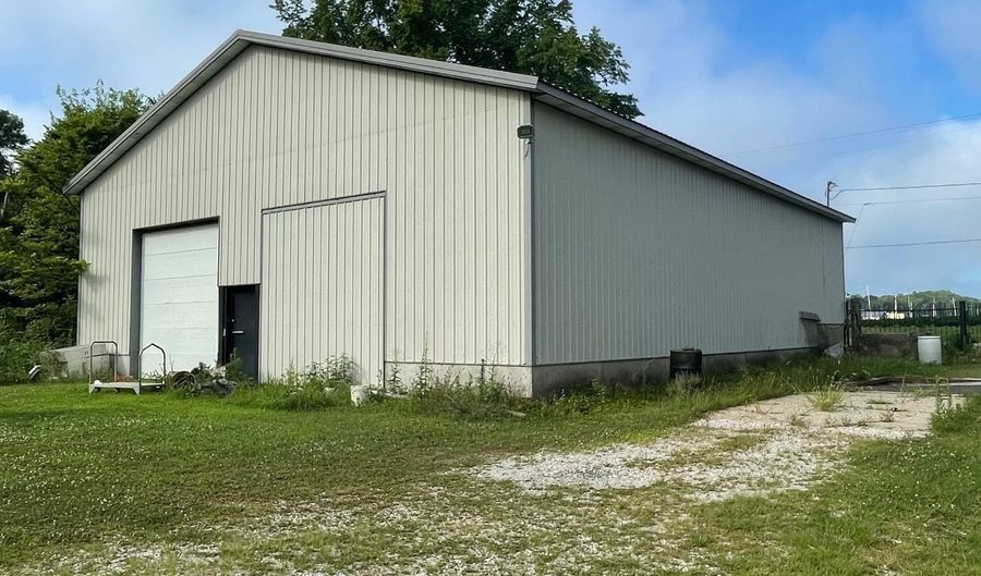 7372 7392 N Pine Bluff Rd, Bicknell, IN 47512 - 2 Beds, 1 Bath