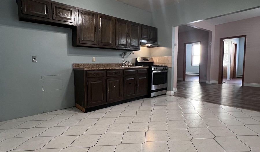 407 KENNEDY Blvd 1R, Bayonne, NJ 07002 - 2 Beds, 1 Bath