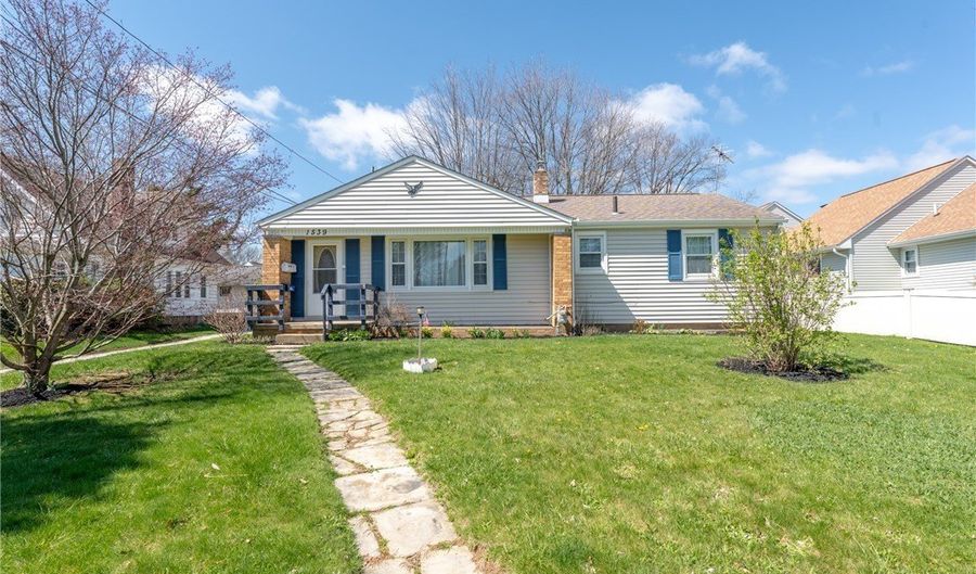 1539 Parkway Blvd, Alliance, OH 44601 - 2 Beds, 2 Bath