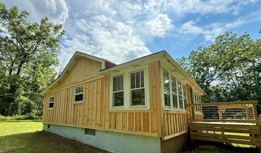 107 6th, Beaver, WV 25813 - 3 Beds, 1 Bath