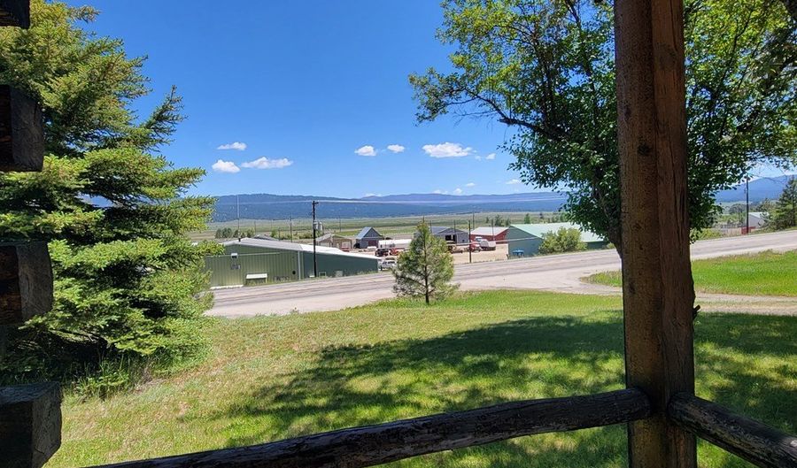 607 11 S Main St, Cascade, ID 83611 - 2 Beds, 1 Bath