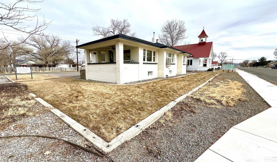 376 S Broad St, Battle Mountain, NV 89820 - 3 Beds, 1 Bath