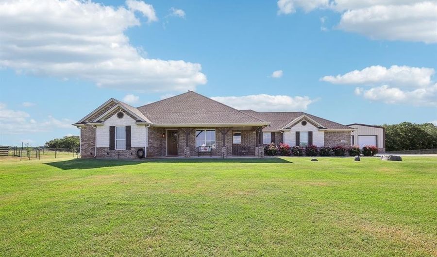 360 Rolling Ranch Blvd, Alvord, TX 76225 - 4 Beds, 3 Bath