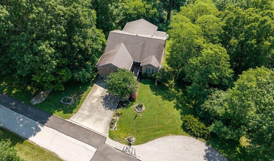 10458 Harmony Hills Dr, Aurora, IN 47001 - 3 Beds, 3 Bath
