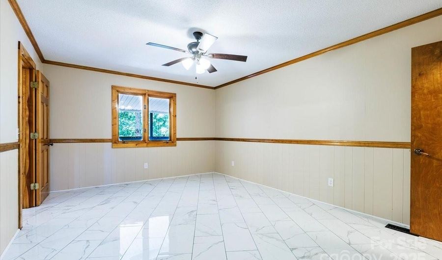 200 Lakeview Rd, Albemarle, NC 28001 - 2 Beds, 2 Bath