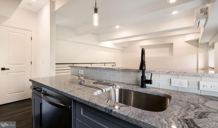 1825 CALLOWHILL St 102, Philadelphia, PA 19130 - 2 Beds, 2 Bath