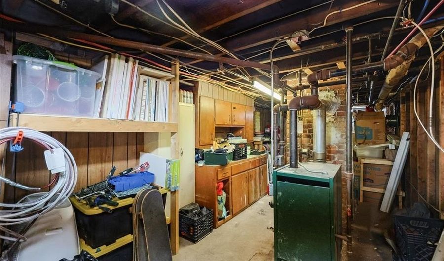 8 Lawrence St, Cumberland, RI 02864 - 7 Beds, 3 Bath