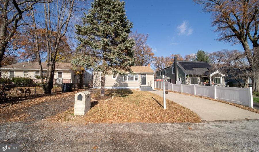 4306 MAPLE Pl, Beltsville, MD 20705 - 4 Beds, 2 Bath