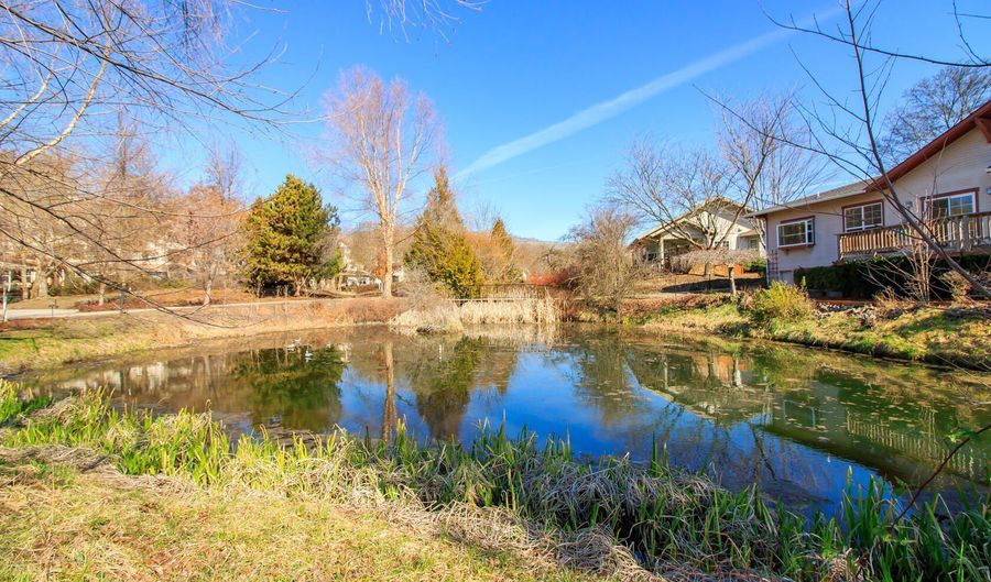 967 Golden Aspen Pl, Ashland, OR 97520 - 1 Beds, 2 Bath