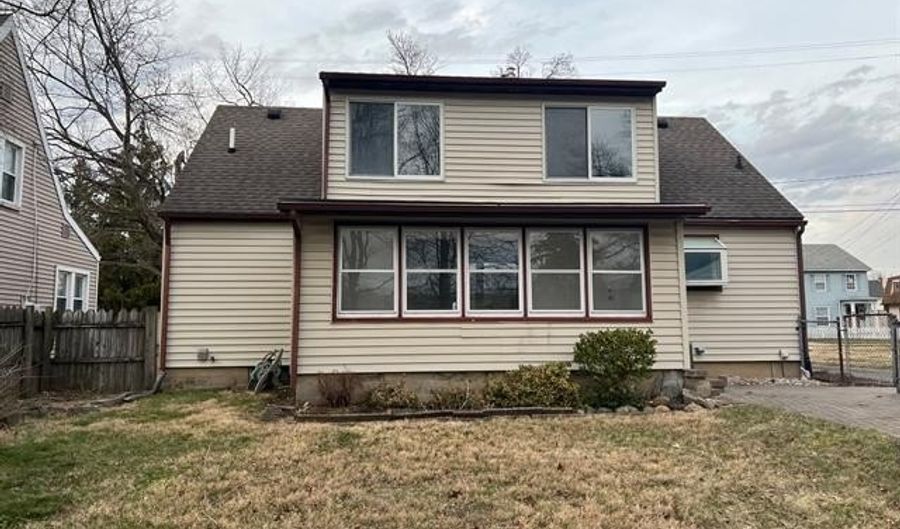 1275 University Ave, Adrian, MI 49221 - 3 Beds, 3 Bath