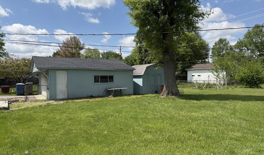 436 W McGregor Rd, Indianapolis, IN 46217 - 3 Beds, 2 Bath