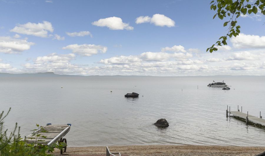 86 Sandy Cove Rd, Standish, ME 04084 - 2 Beds, 1 Bath