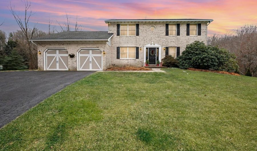 3204 NEWFANE Ct, Baldwin, MD 21013 - 4 Beds, 3 Bath