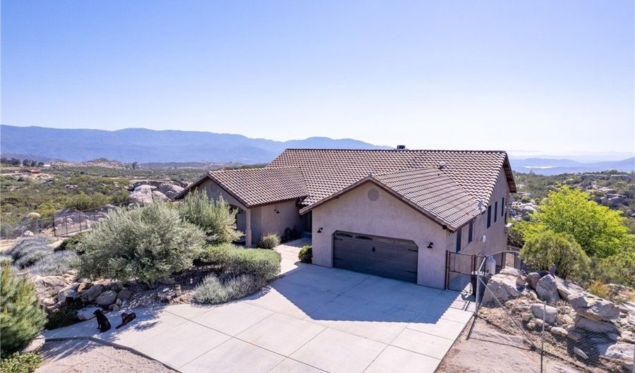 42955 Irons Rd, Aguanga, CA 92536 - 5 Beds, 5 Bath