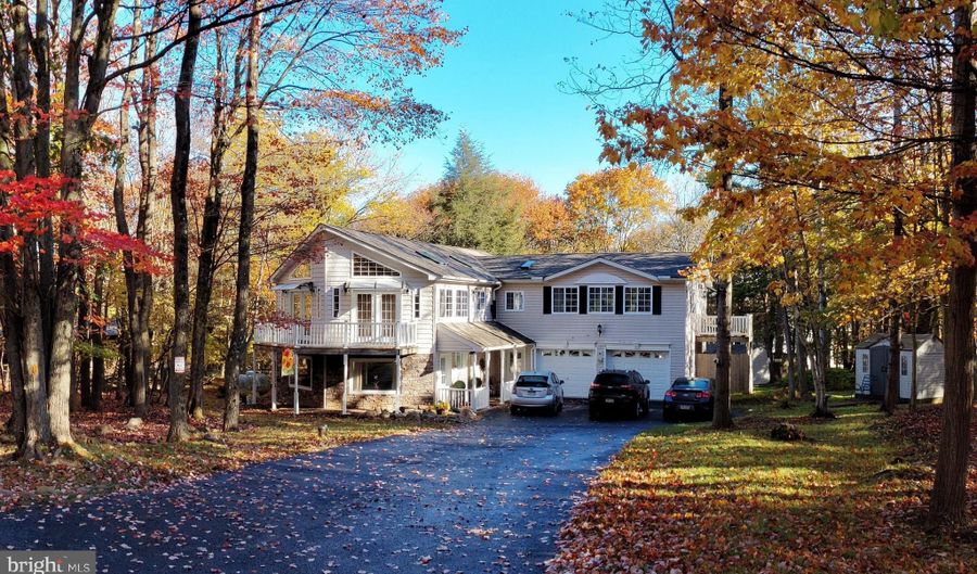 618 OLD STAGE Rd, Albrightsville, PA 18210 - 5 Beds, 3 Bath